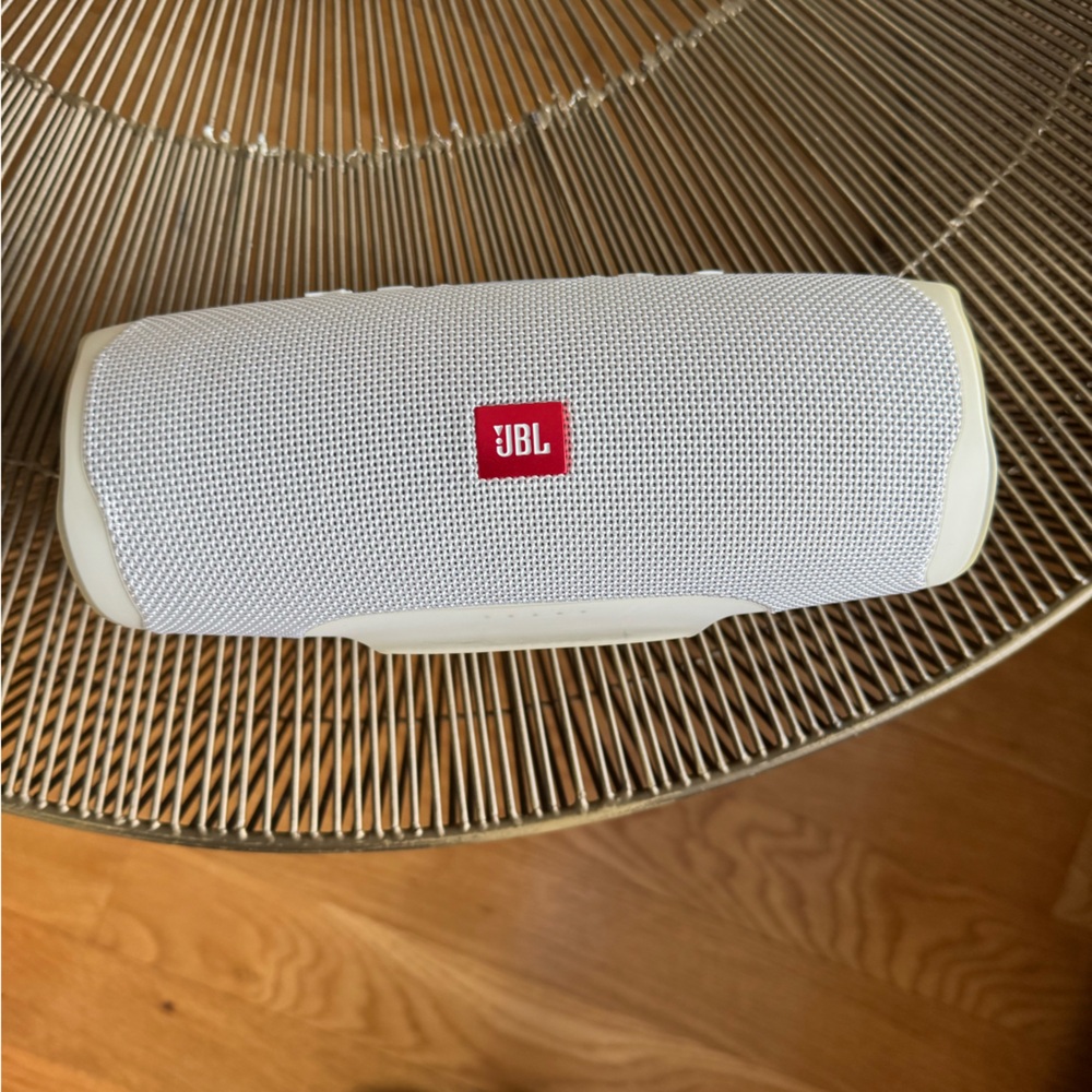 JBL Charge 4